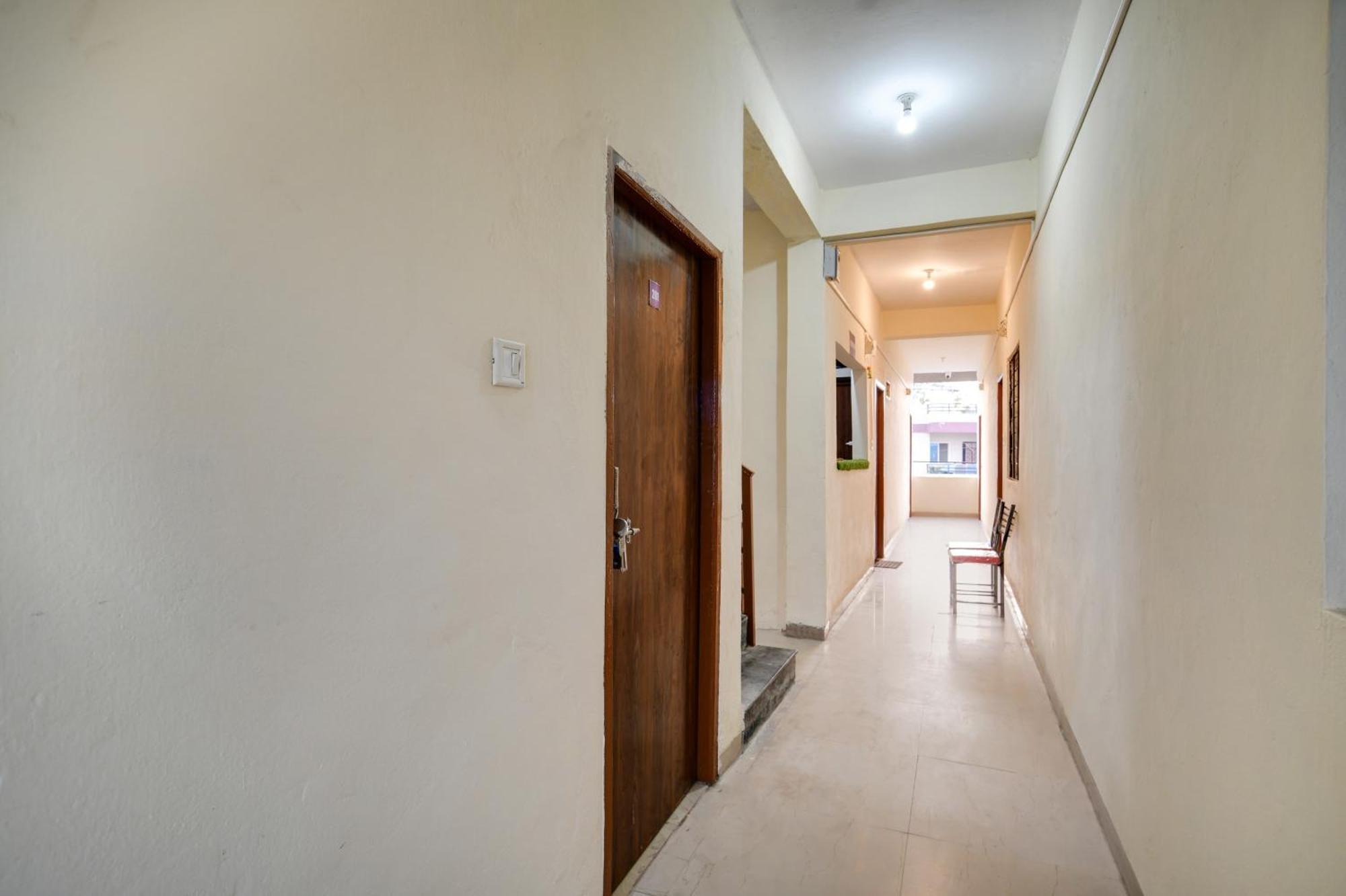 Hotel O Nitya Индор Екстериор снимка